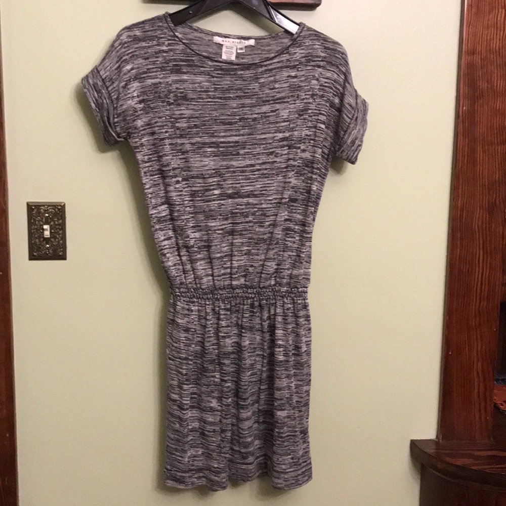 Short sleeve dress